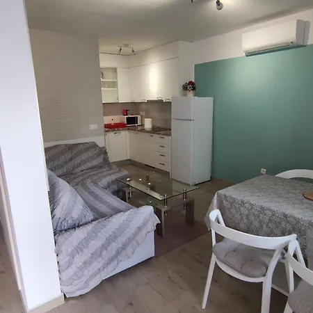 Sara Apartment *
